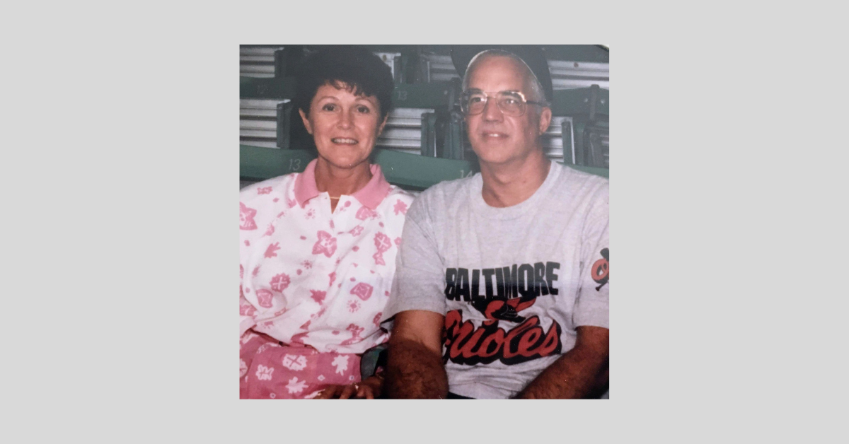 Mussina_bleachers_yankee_2019.jpeg